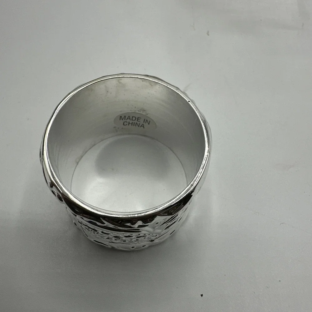 Silver Plated Collection.  Napkin Rings. 4- 2.54 CM New In‎ Box 2 Sets Of 4